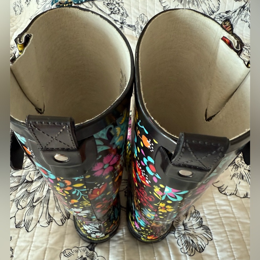 New Western Chief Women SZ 10 Garden Play Tall Rain
Boots - Picture 8 of 10